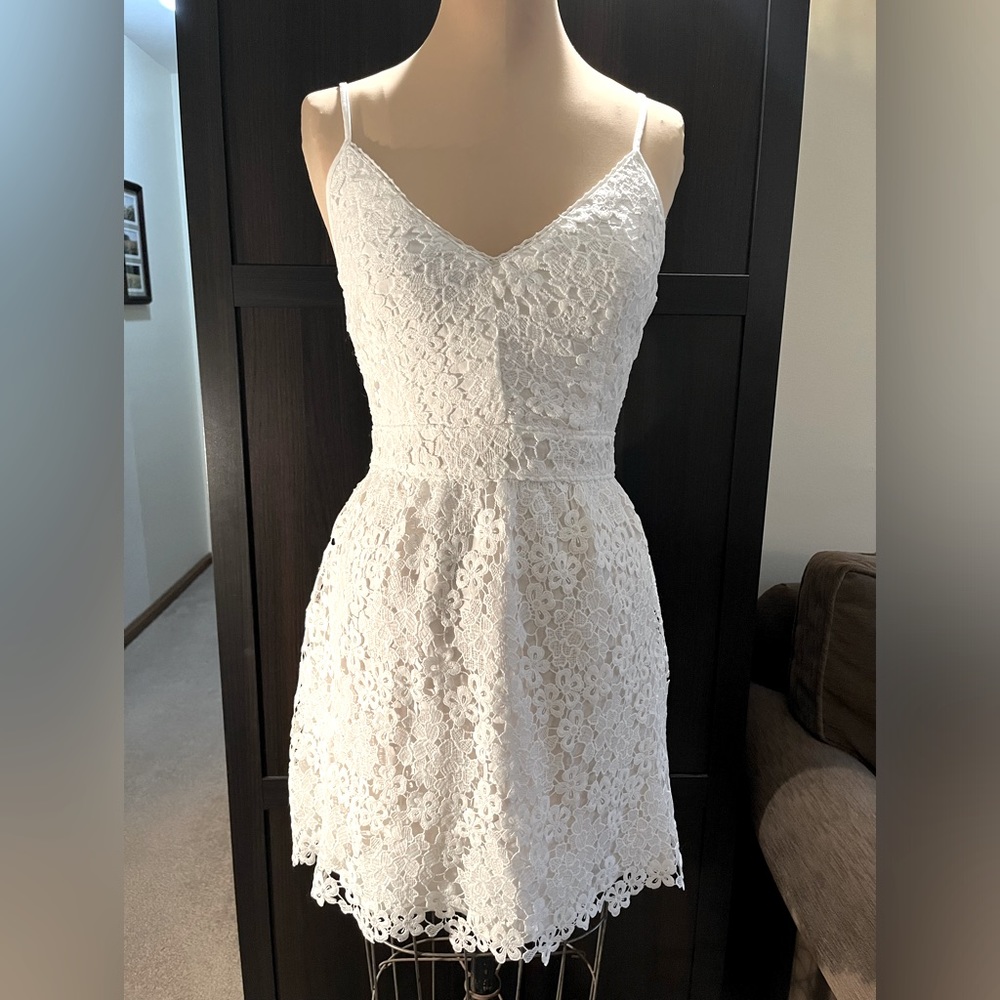 NWT Abercrombie Lace Dress (Size Small, Tall)